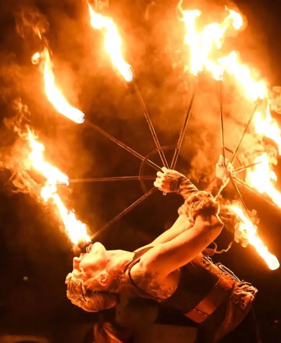 artistes de la feria de marboz 2025 - show feu ladie lexie