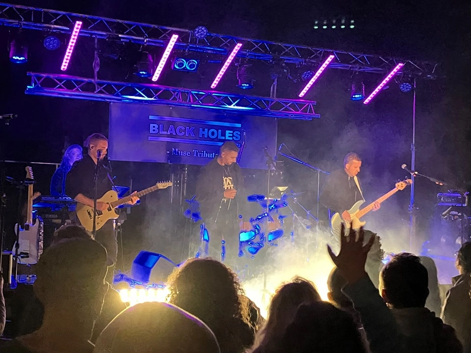 concert groupe black holes